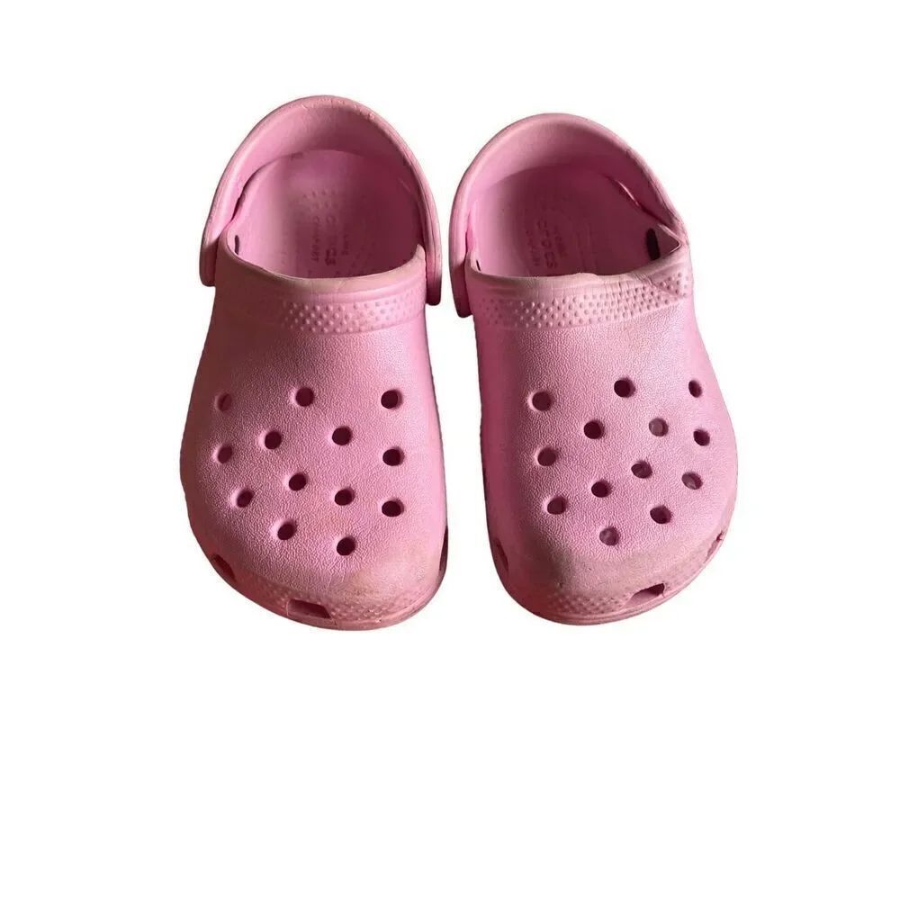 Crocs classic girls light baby, pink sandals/water shoe size 8 ￼